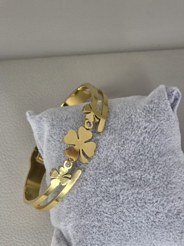 Leaf bracelet