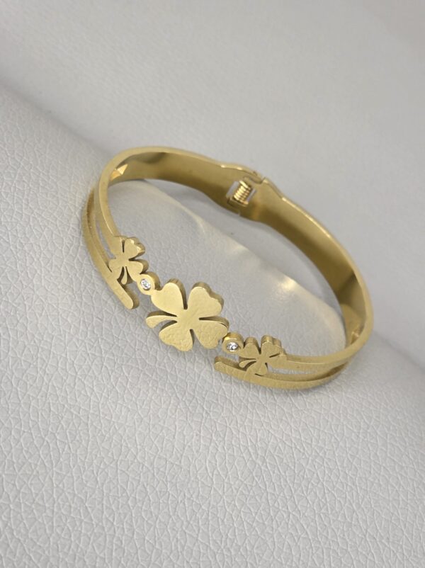 Leaf bracelet