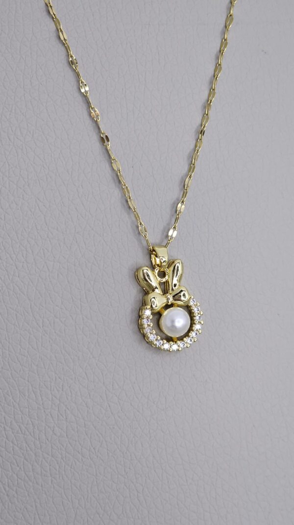 Cute Pearl Zircon