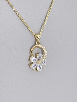 Sweet Flower Necklace Gold color1