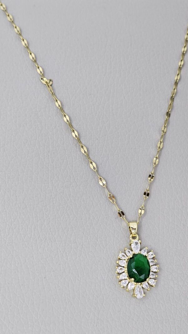 Zircon Green Necklace Gold color